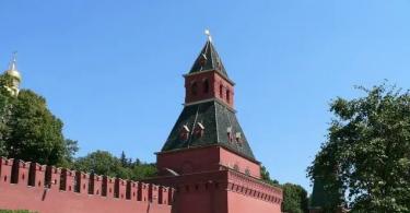 Hlavné veže Kremľa.  Zubné lekárstvo.  Zrozumiteľné a prístupné