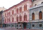 Kāpēc varas iestādes cenšas slēgt Eiropas Universitāti Sanktpēterburgā